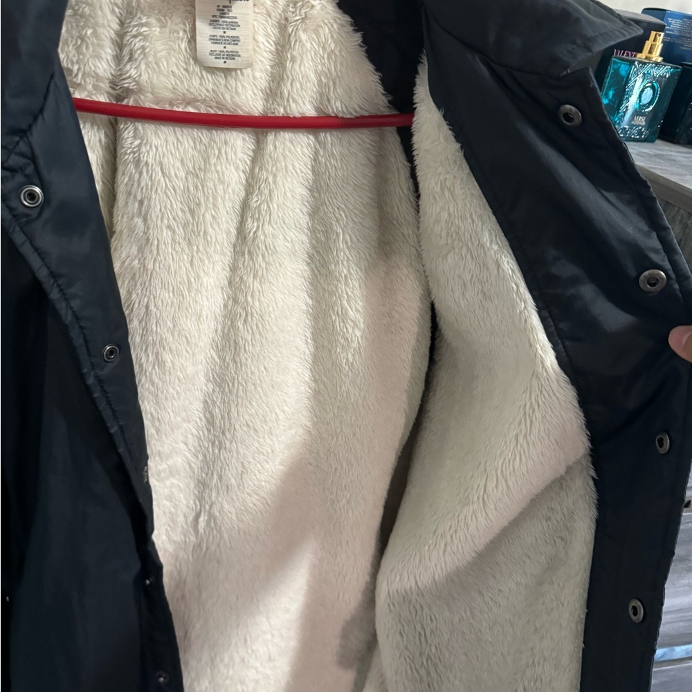 Champion Black Jacket with Fleece Lining - Picture 4 of 5